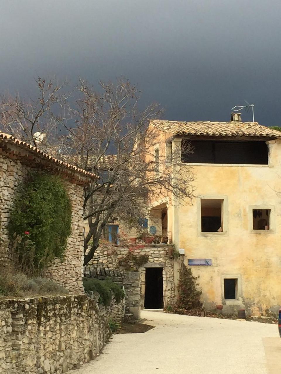 La Salamandre Bleue Villa Chantemerle-lès-Grignan Esterno foto